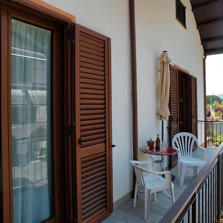 公寓 Sorelle Pamela 梅纳